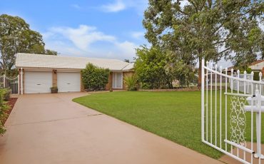 FORGET THE PARK, CHECK OUT THE FRONT YARD!